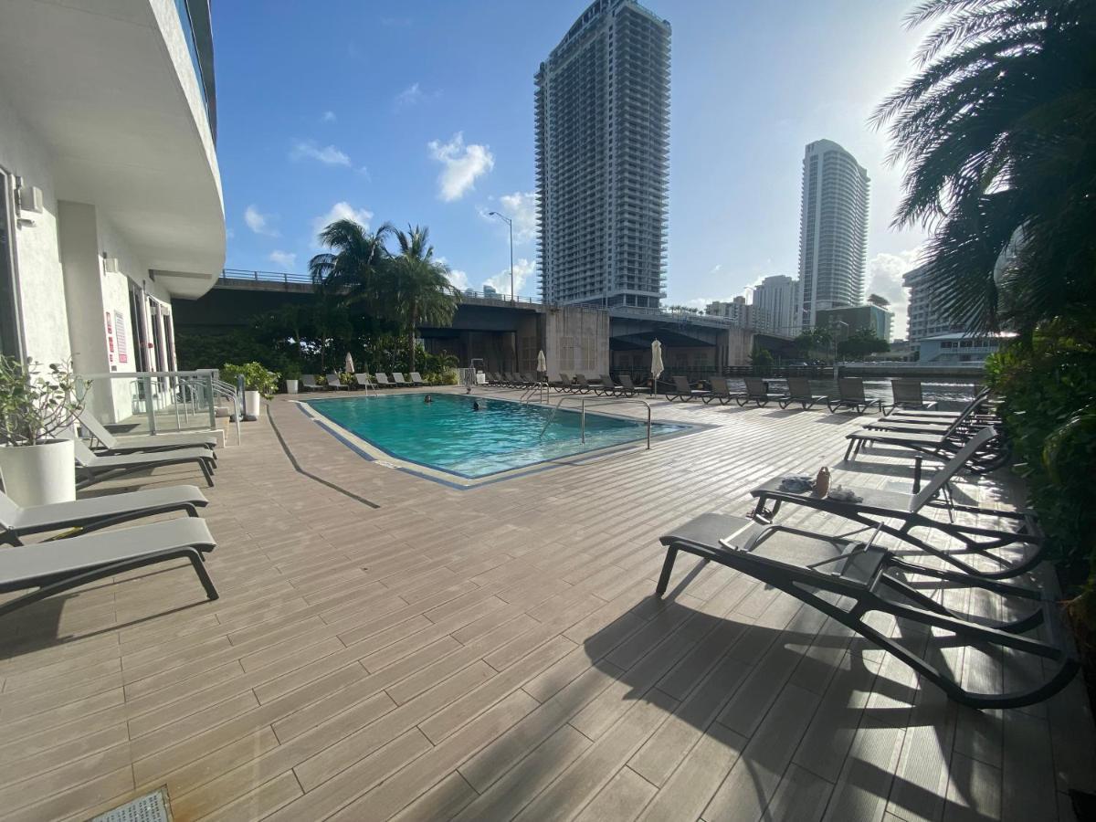 Studio In Hallandale 2 Beds Hallandale Beach Buitenkant foto